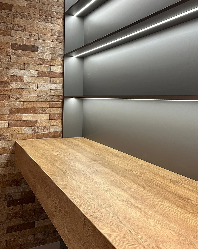 enterijer84 opremanje poslovnog prostora polica